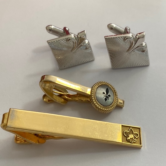 Bundle of Fleur de lis cuff links set and tie clasp - Picture 1 of 4